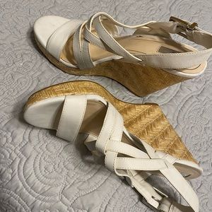 Gently worn Jessica Simpson sandal!